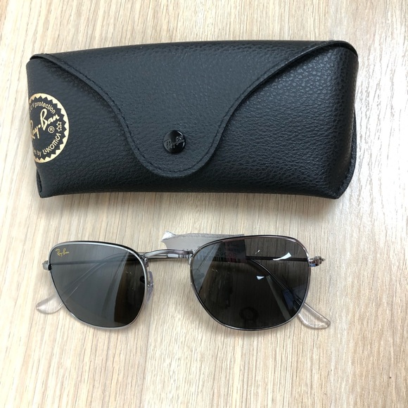 NWT Ray-Ban Gunmetal Aviators RB385751 - Picture 4 of 11